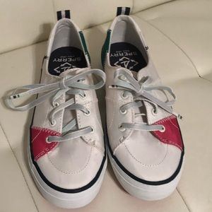 Sperry women’s size 7.5.